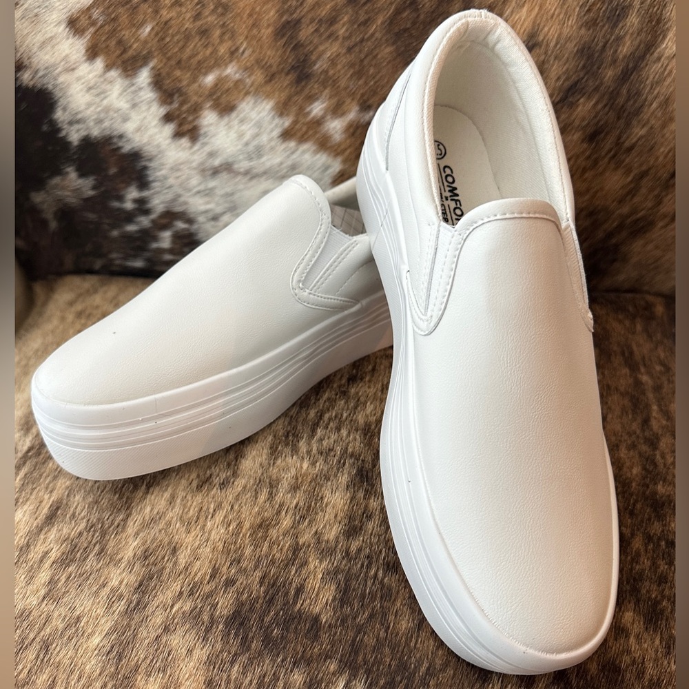 ✨NEW✨ Size 7 1/2 - Womens Platform Loafers - Memory Foam Insoles